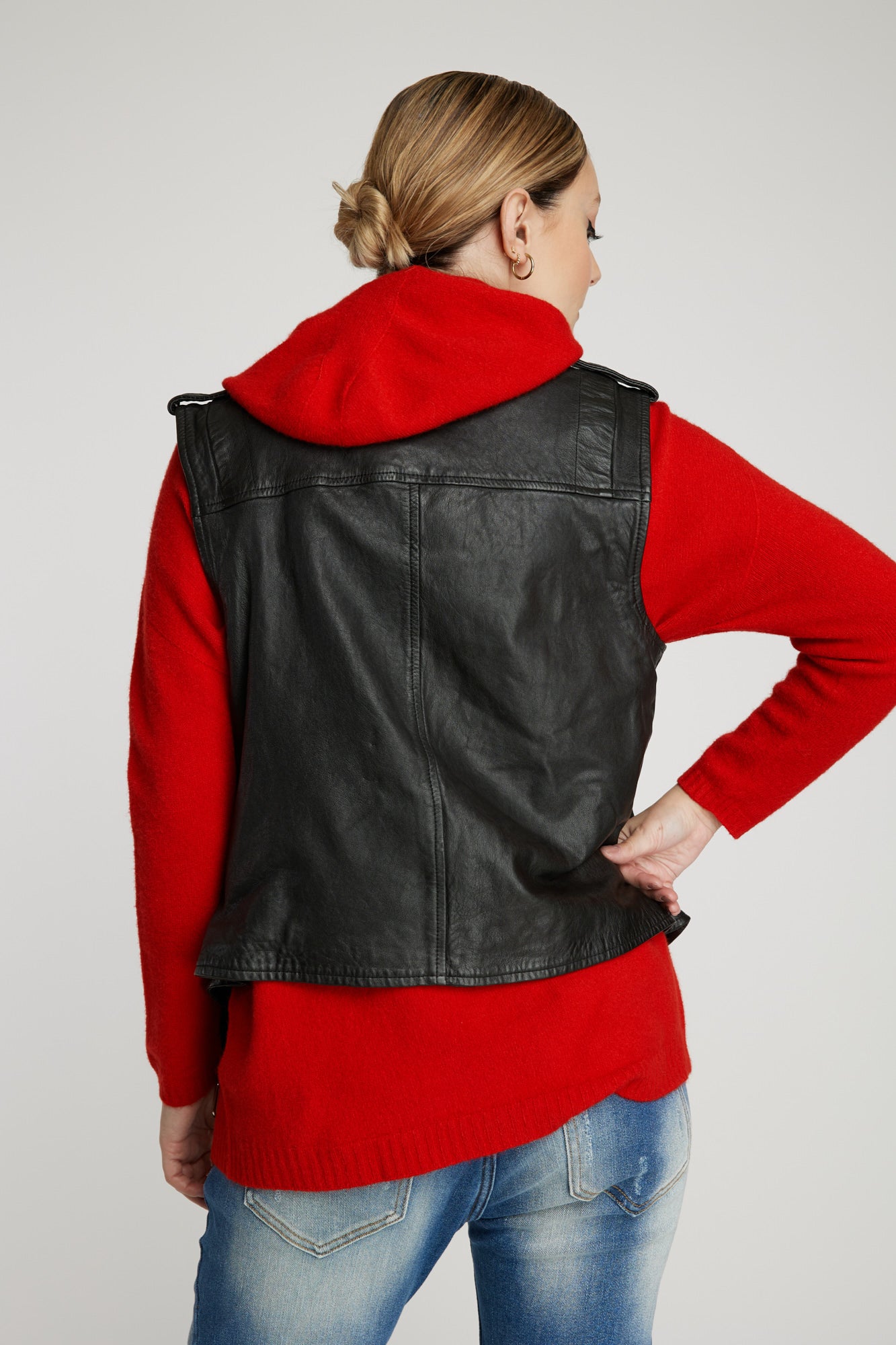 GILLET NERO LEIDIRÓ