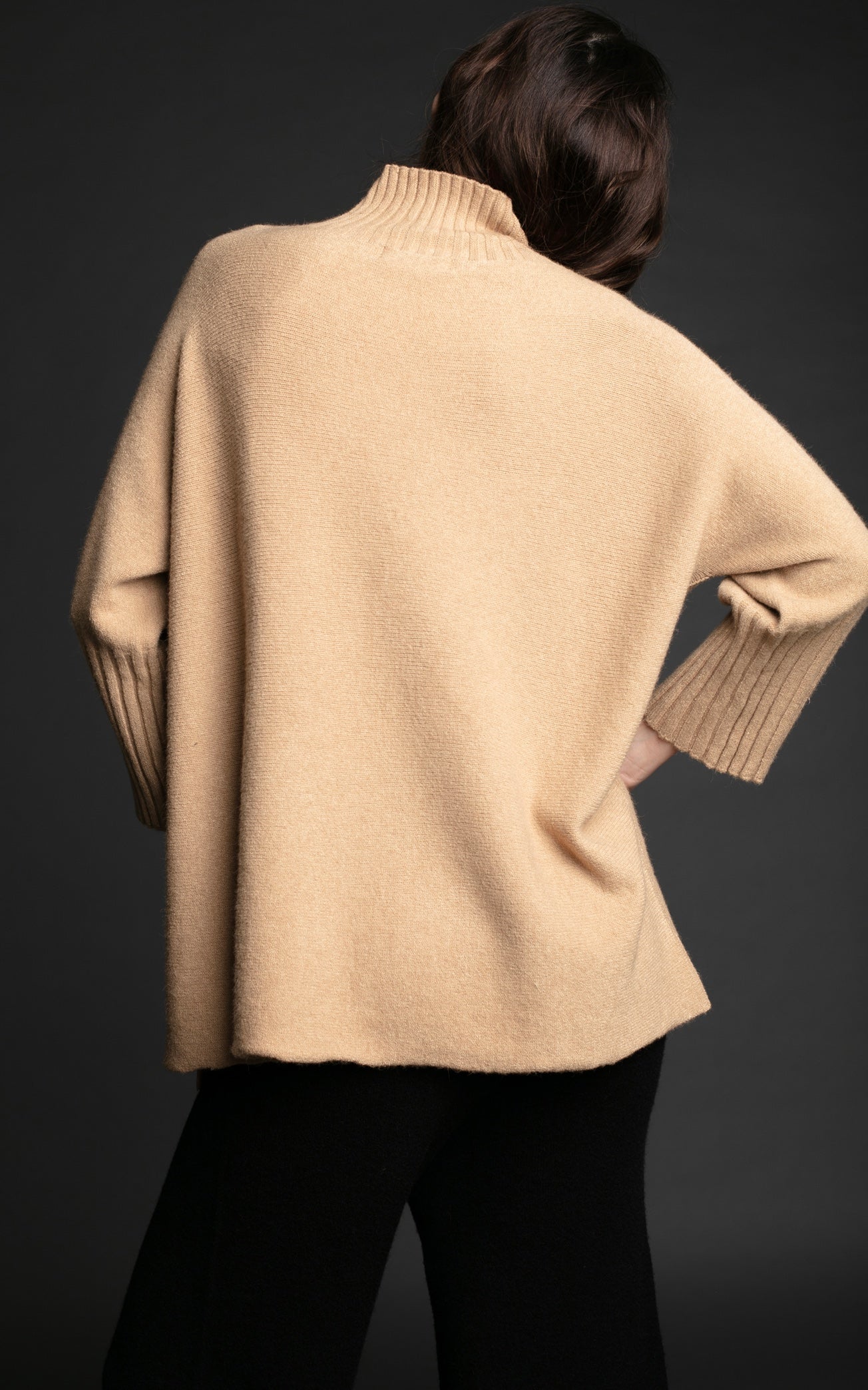 SWEATER MADDALENA ALMENDRA