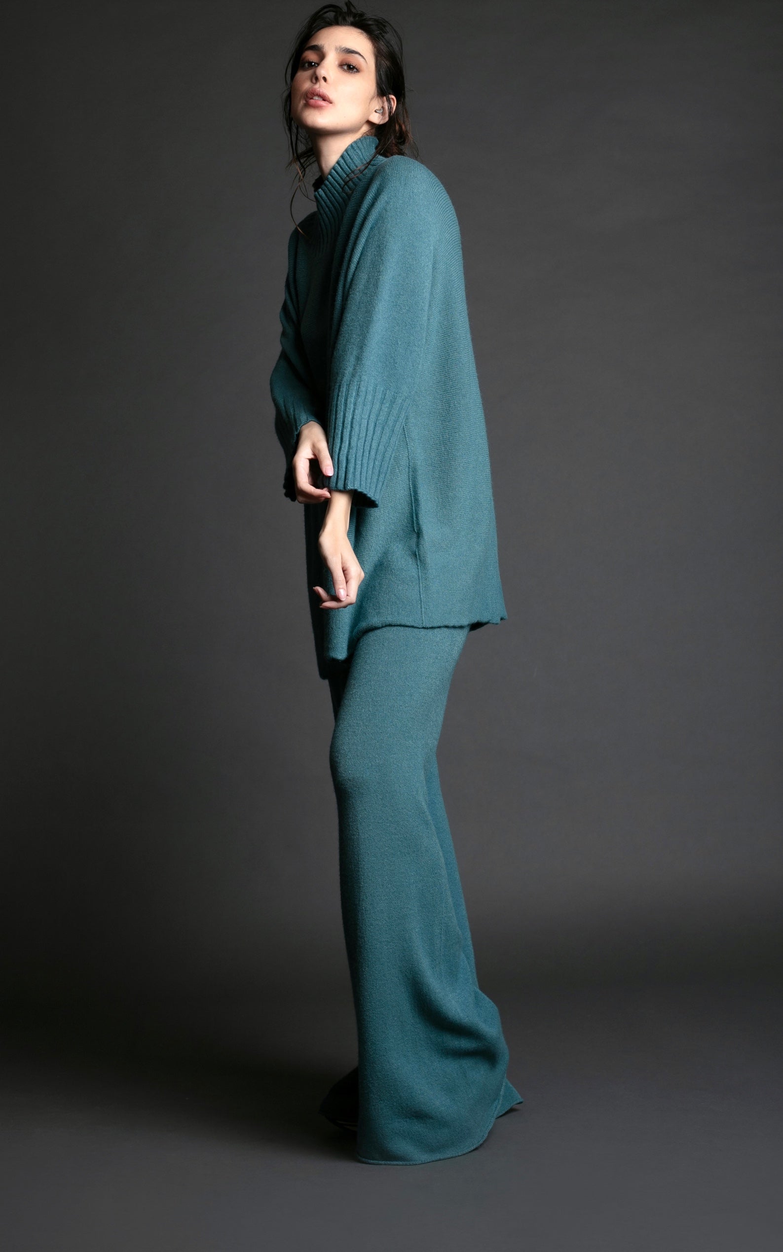 SWEATER MADDALENA PETROLEO