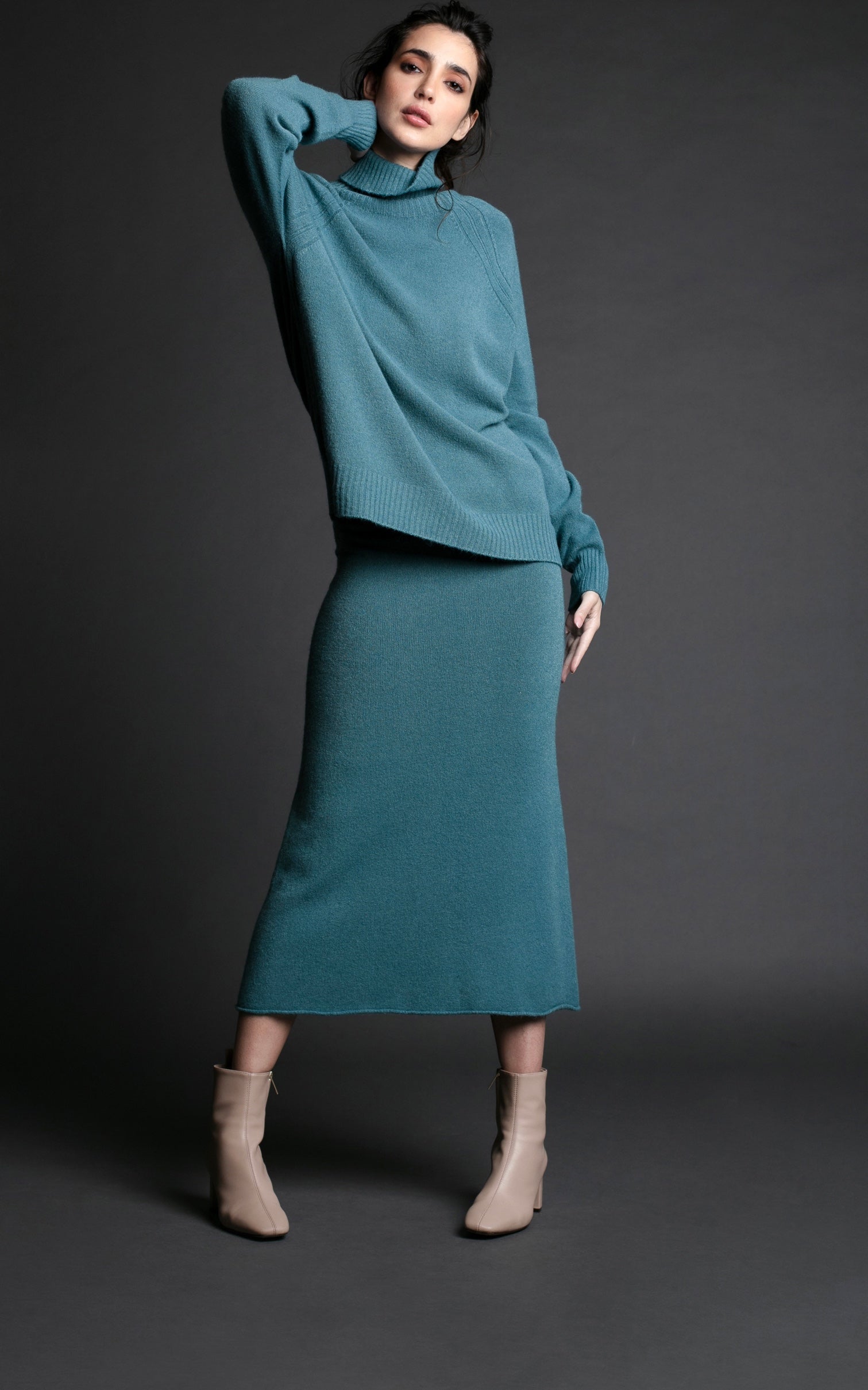 SWEATER SARA PETROLEO