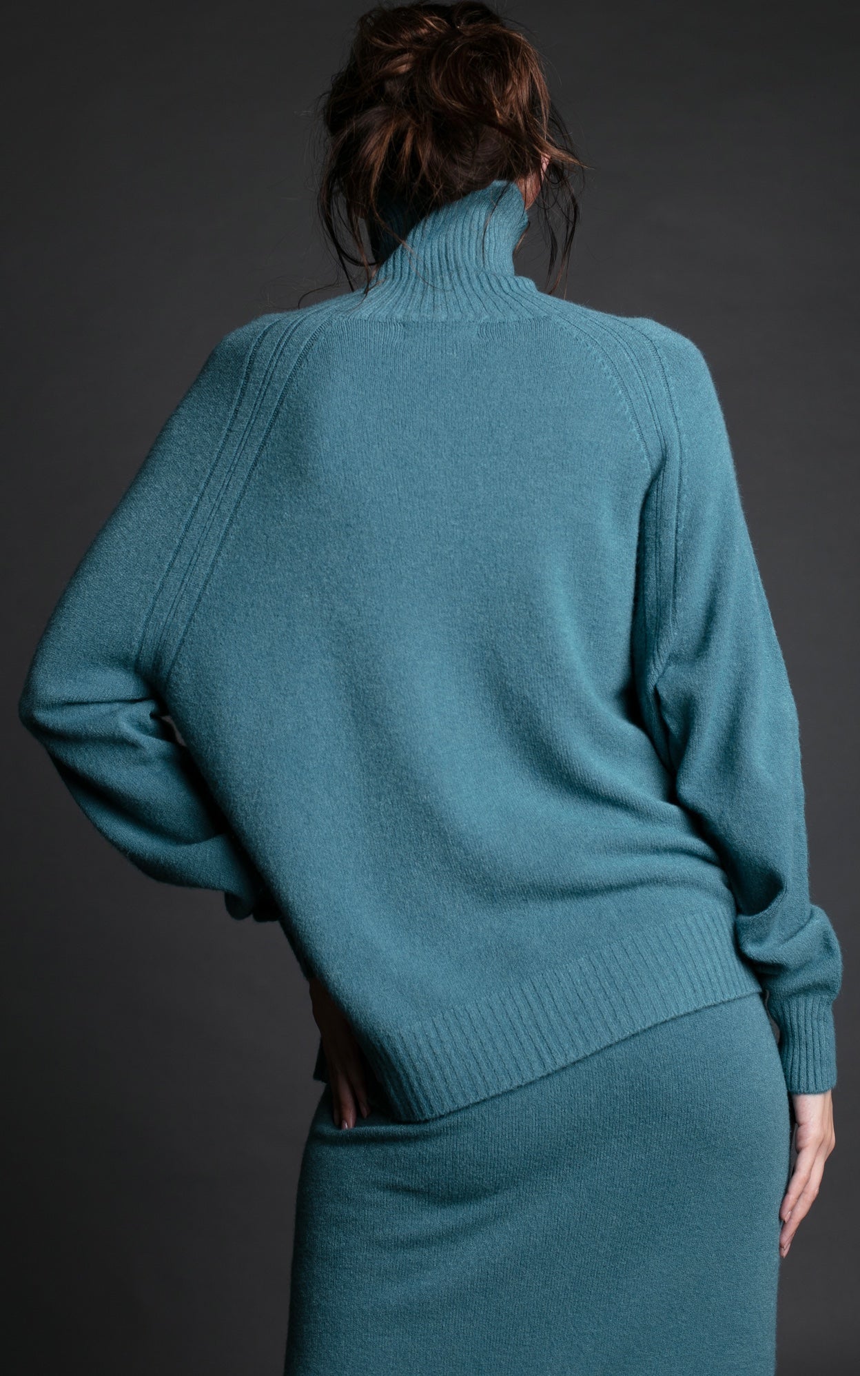 SWEATER SARA PETROLEO