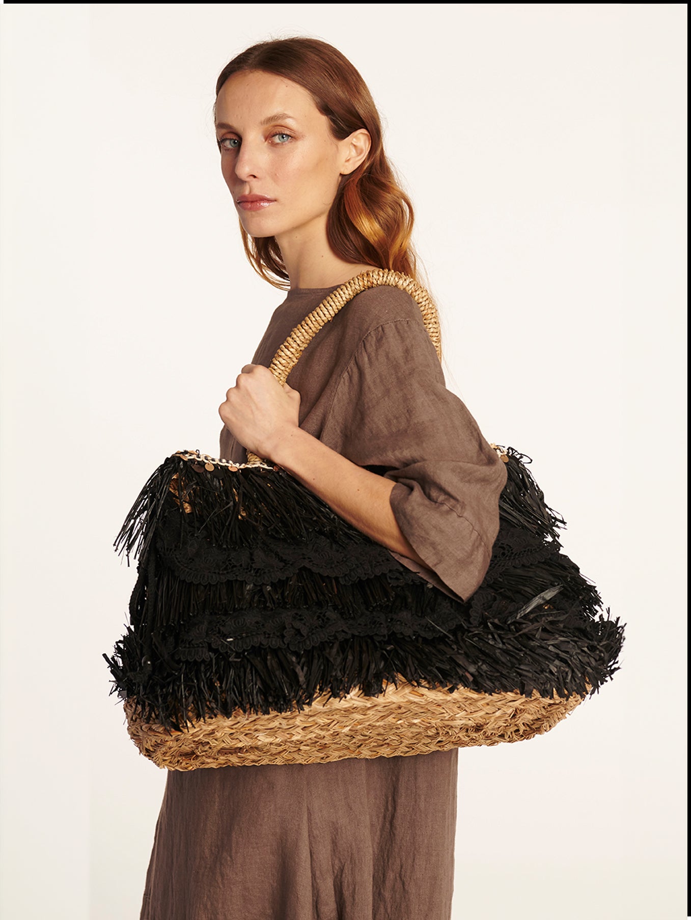 Canasto Stella Negro Leidiró