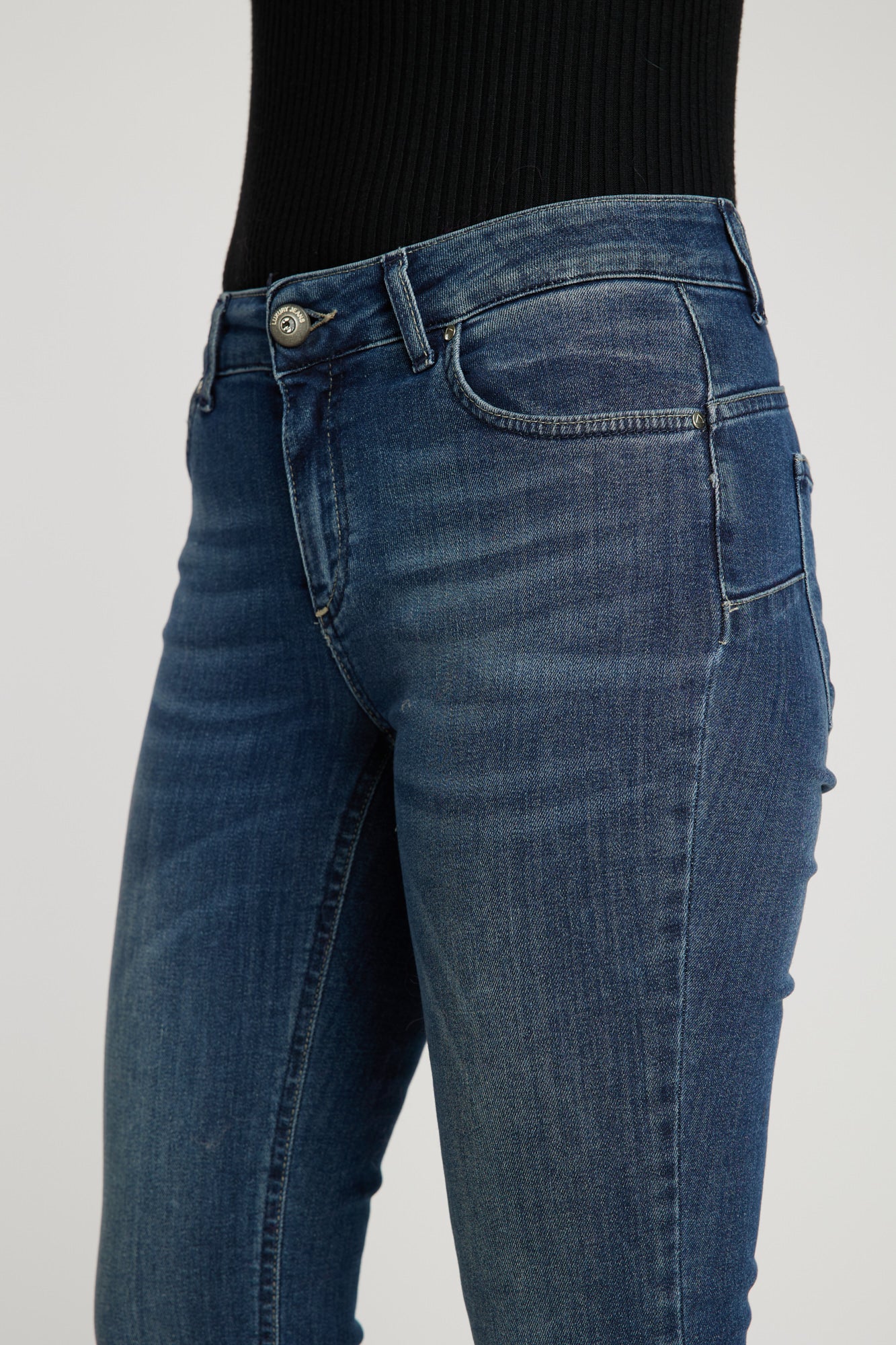 JEANS AÑIL LEIDIRÓ