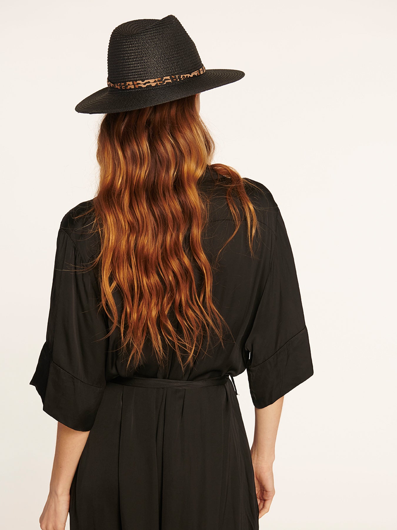 Sombrero Antonella Negro Leidiró